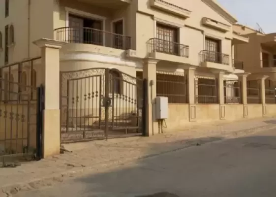 Twin house for resale at compound sun rise New Cairo - GB3460