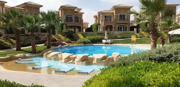 Townhouse with prime location for Resale in New Cairo Stone Park