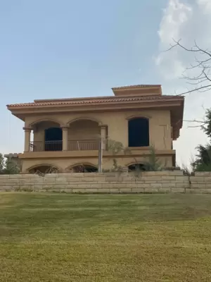 Villa for sale in Rehab City compound