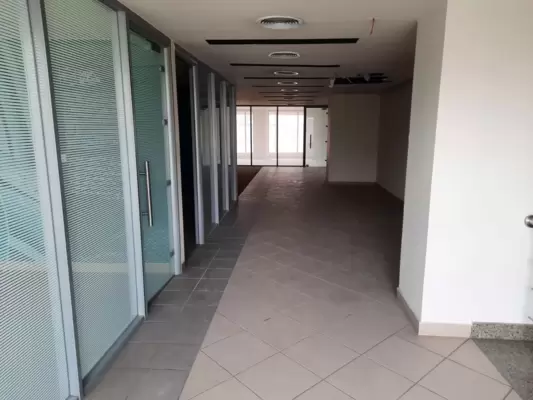 Shop for rent in New Cairo - Mogamaa Albonok fully finished