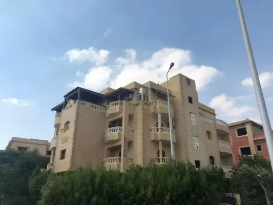 Apartment for sale in Banafseg 5 compound