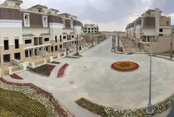 Townhouses for sale in Sarai, New Cairo compounds