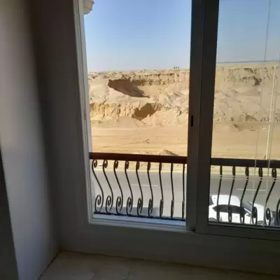 Apartment 5 bedrooms for rent in Mountain View Hyde Park New Cairo