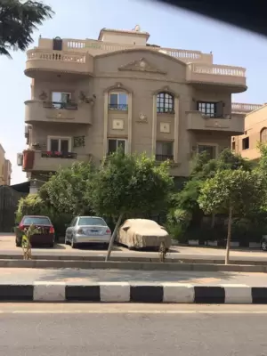 Apartments 200m for sale in Banafseg New Cairo