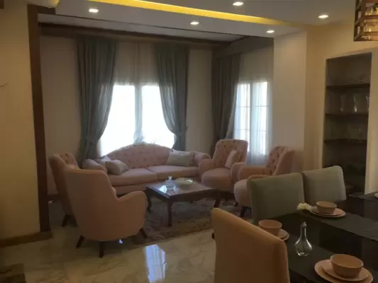 Apartment 200m for sale in Ganoub Akademeya W New Cairo